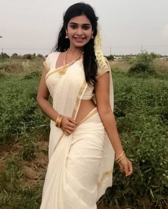 Dharsha Gupta saree photos