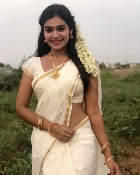 Dharsha Gupta saree photos