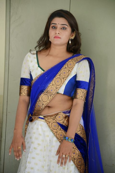 Telugu Actress Harini hot navel & cleavage show