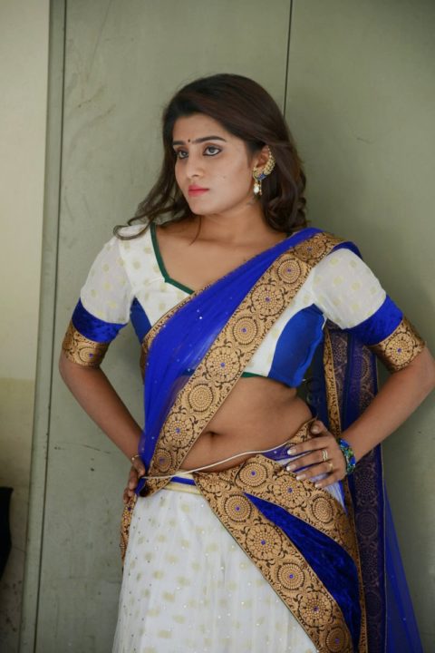 Telugu Actress Harini hot navel & cleavage show