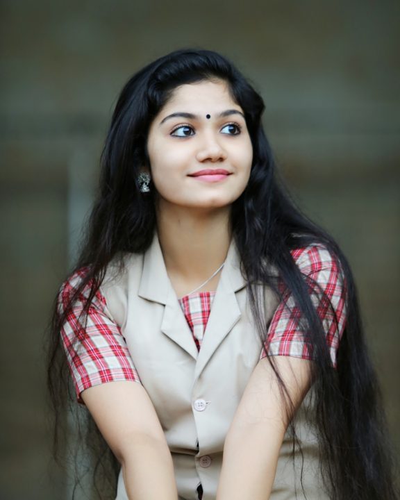 Malayalam actress Jasnya Jayadeesh photos