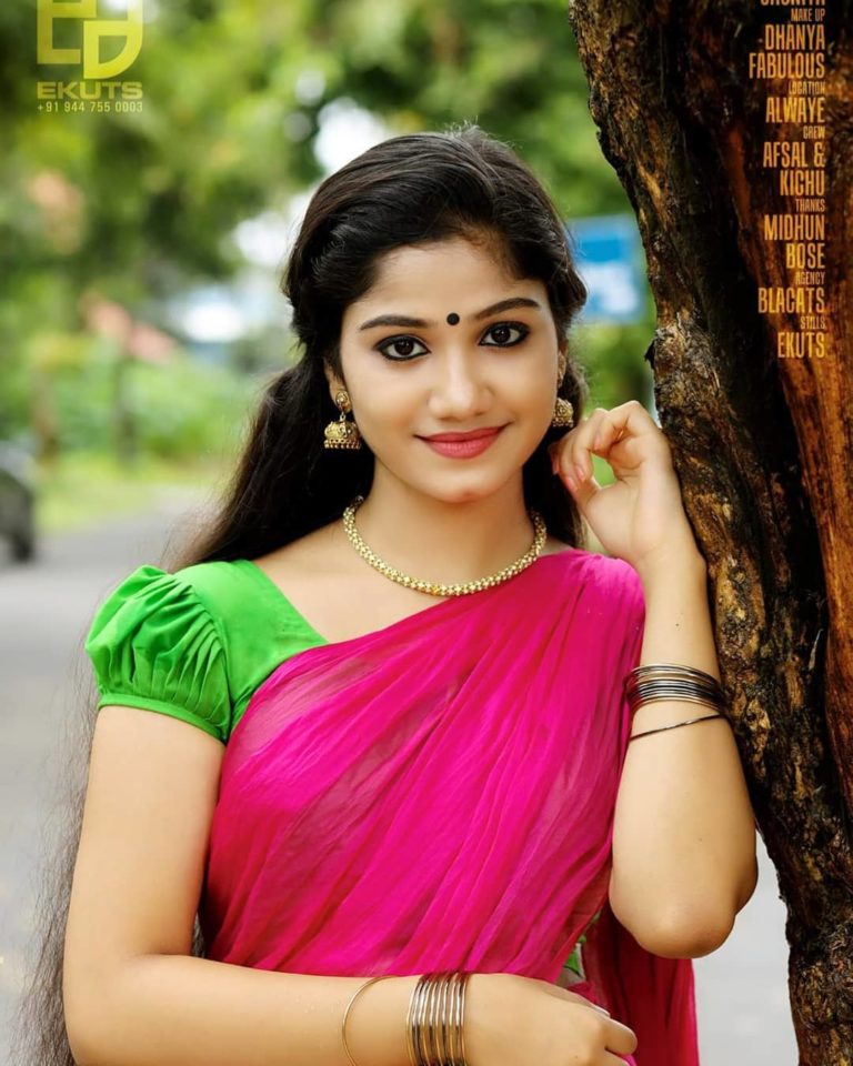 Kerala beautiful actress Jasnya Jayadeesh photos - Gallery 1