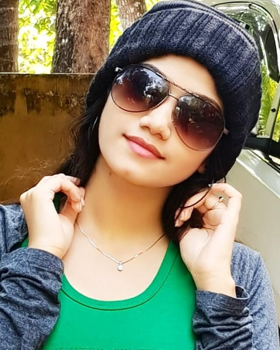 Malayalam actress Jasnya Jayadeesh photos