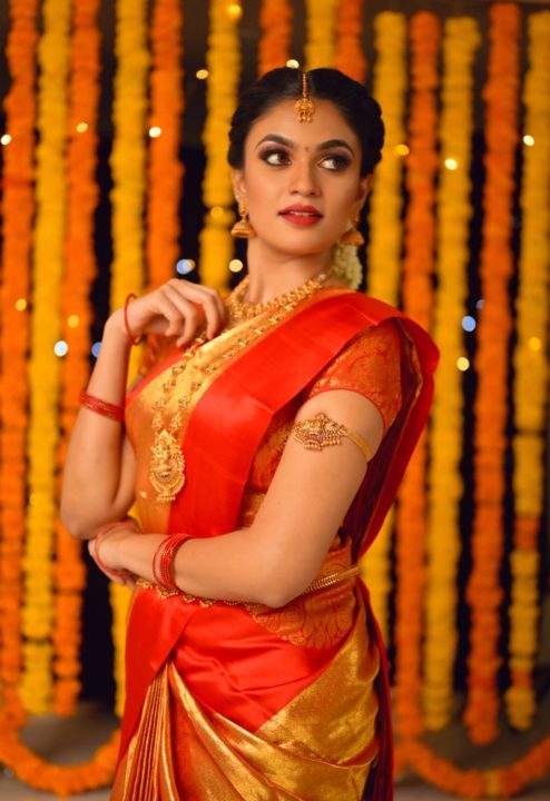 VJ Akshayaa bridal wear stills