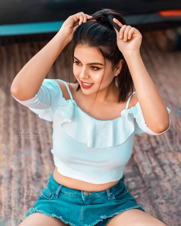 Bangalore model Aparna Biswas photos