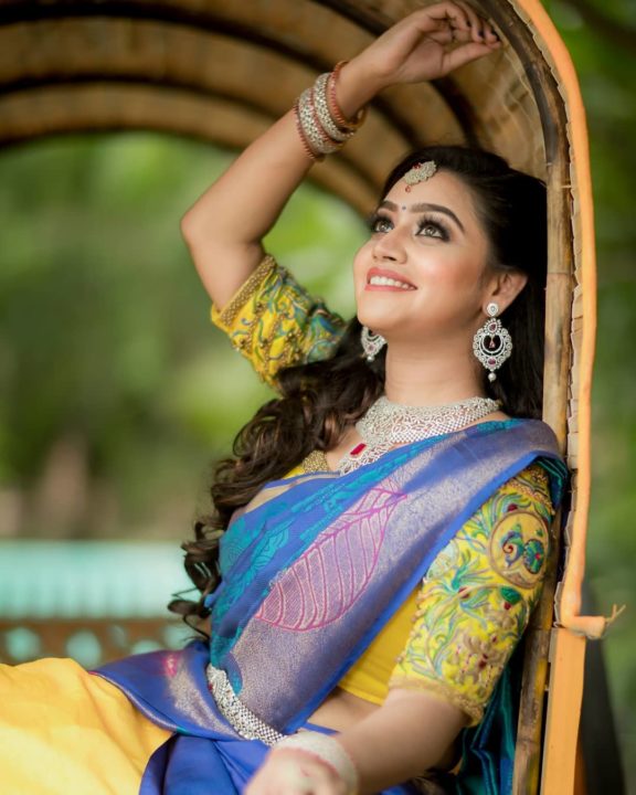 Tamil television actress Gayathri Yuvraaj photos