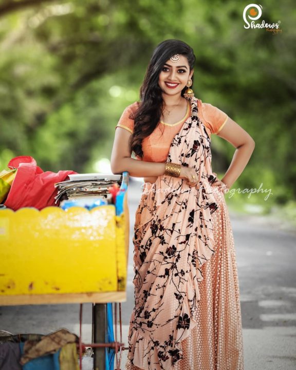 Tamil television actress Gayathri Yuvraaj photos