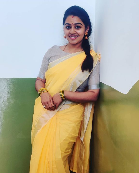 Tamil television actress Gayathri Yuvraaj photos