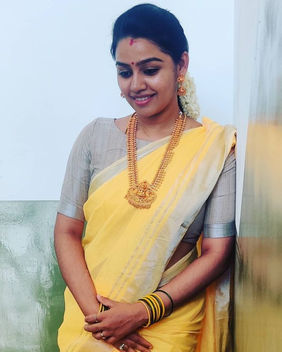 Tamil television actress Gayathri Yuvraaj photos