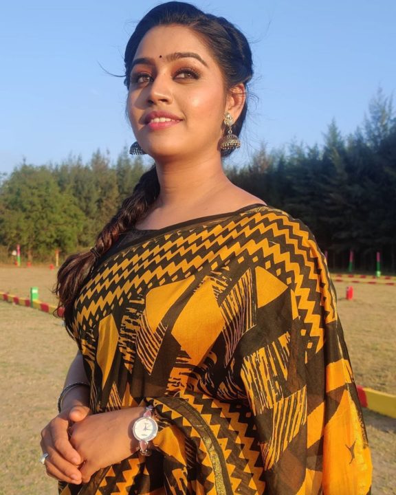 Tamil television actress Gayathri Yuvraaj photos