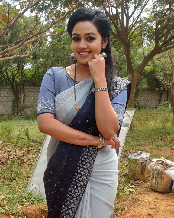 Tamil television actress Gayathri Yuvraaj photos