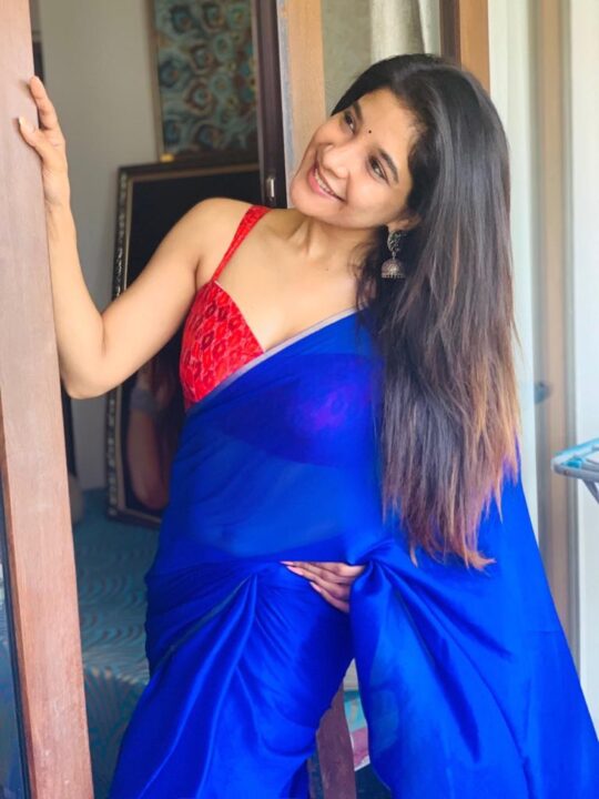 Sakshi Agarwal hot stills in blue saree