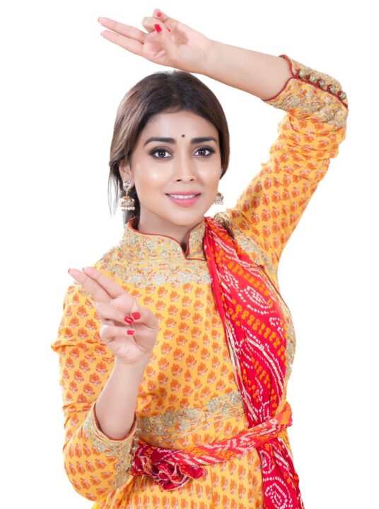 Shriya Saran in Dance Pose HD photos