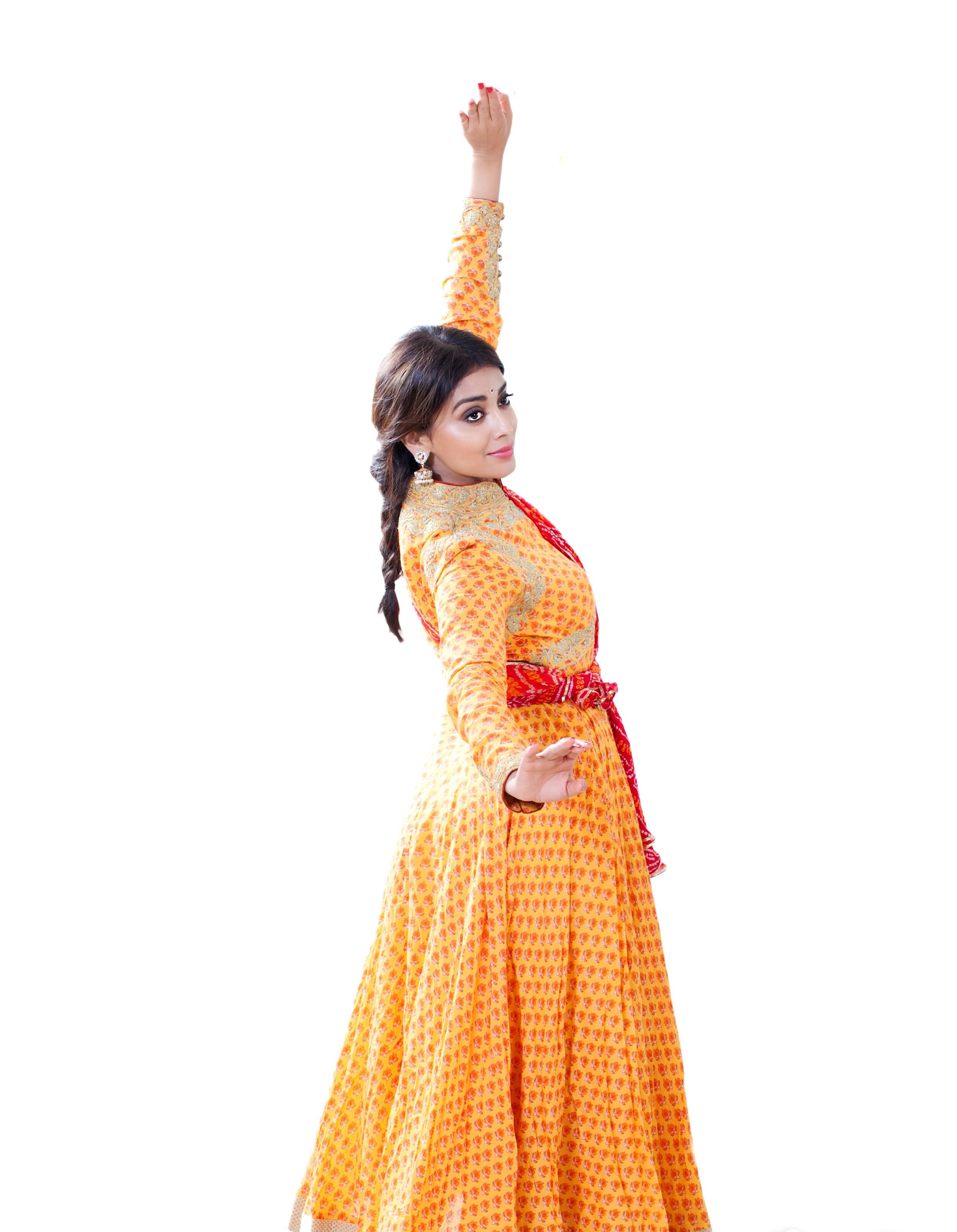 Shriya Saran in Dance Pose hd photos
