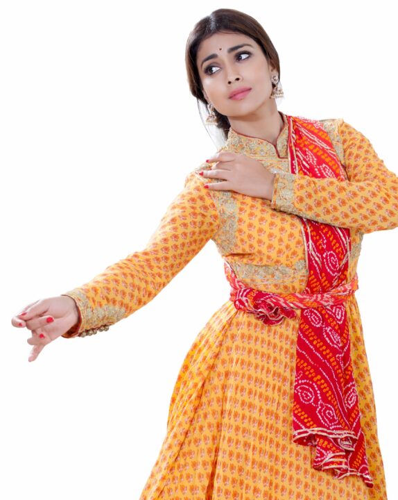 Shriya Saran in hd Dance photos