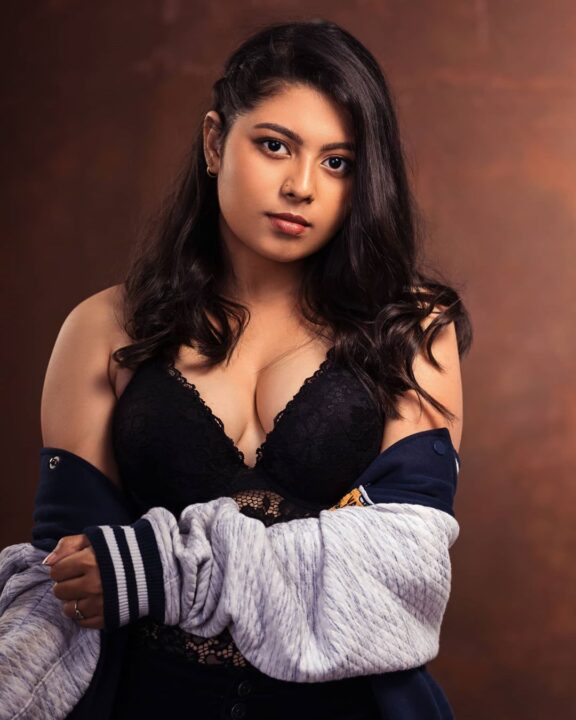 Aysh Ayrav hot photoshoot stills