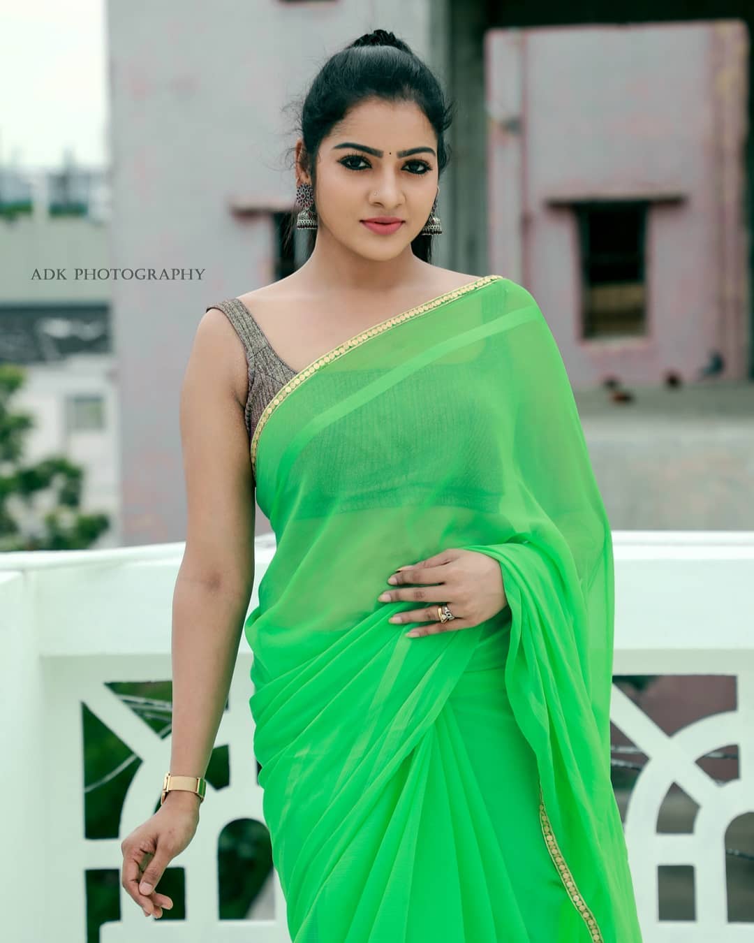 Chithu Vj Latest Stills In Green Saree South Indian Actress