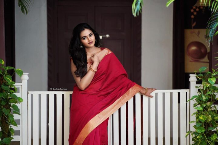 Tamil actress and model Neethu Vasudevan saree photos