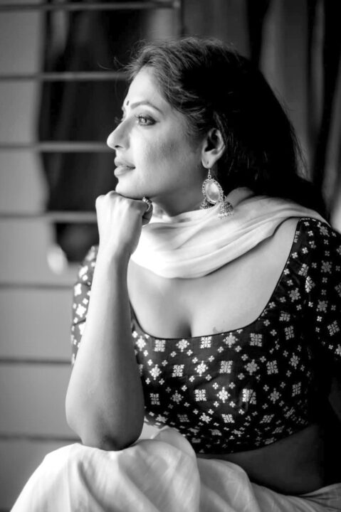 Reshma Pasupuleti hot saree photos captured by Camera Senthil
