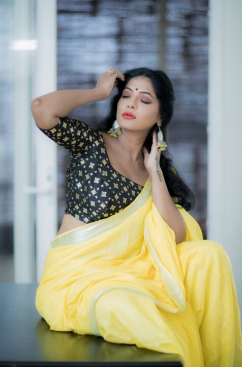 Reshma Pasupuleti hot saree photos captured by Camera Senthil