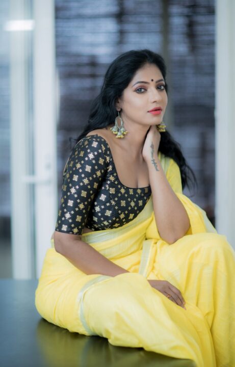 Reshma Pasupuleti hot saree photos captured by Camera Senthil