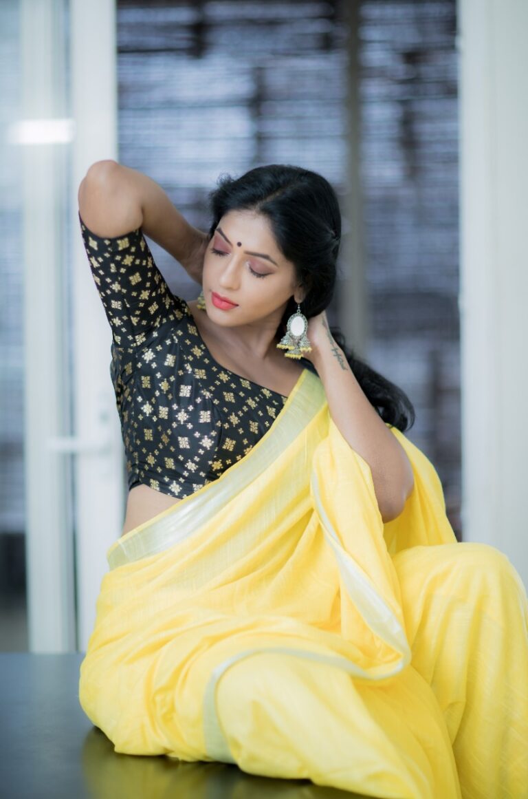 Reshma Pasupuleti Hot Saree Photos Captured By Camera Senthil