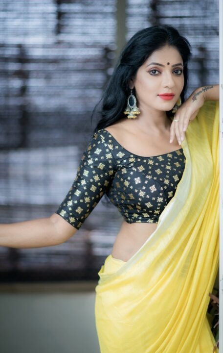 Reshma Pasupuleti hot saree photos captured by Camera Senthil