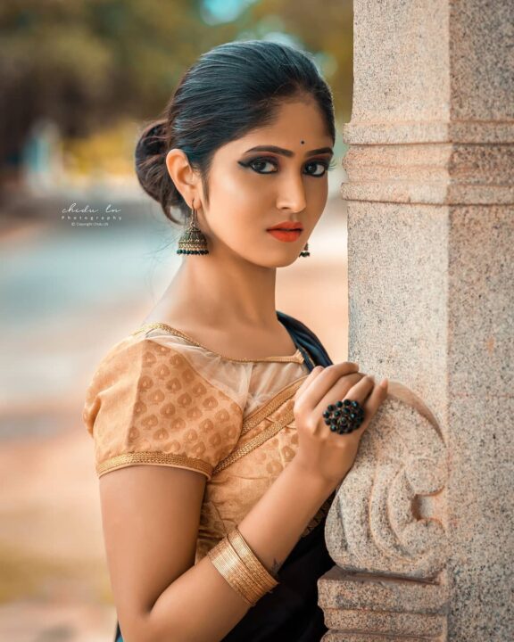 Bengaluru based beautiful model Srilakshmi Navale saree photos