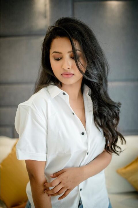 Anicka Vikhraman aka Roopashree Nair photos