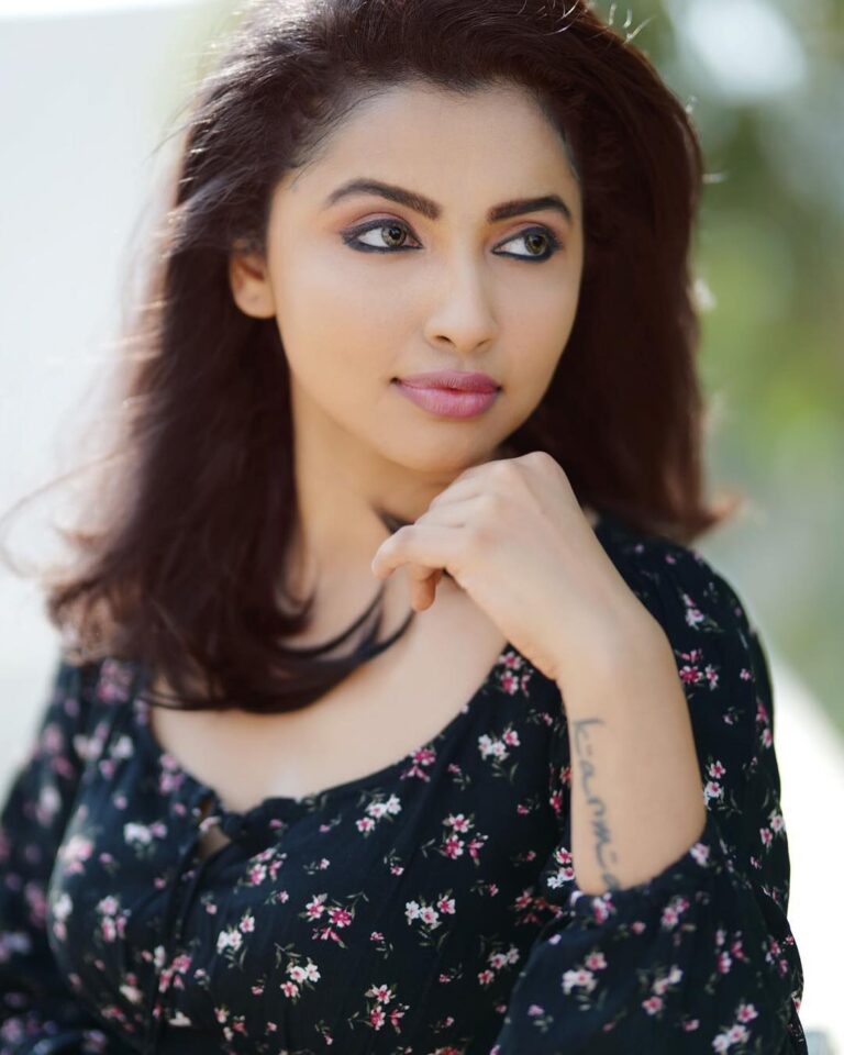 Anicka Vikhraman aka Roopashree Nair photos - South Indian Actress