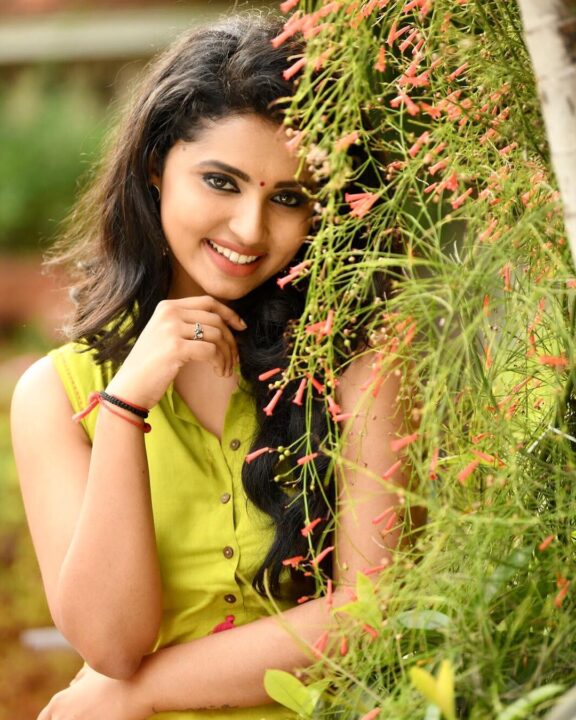 Anicka Vikhraman aka Roopashree Nair photos