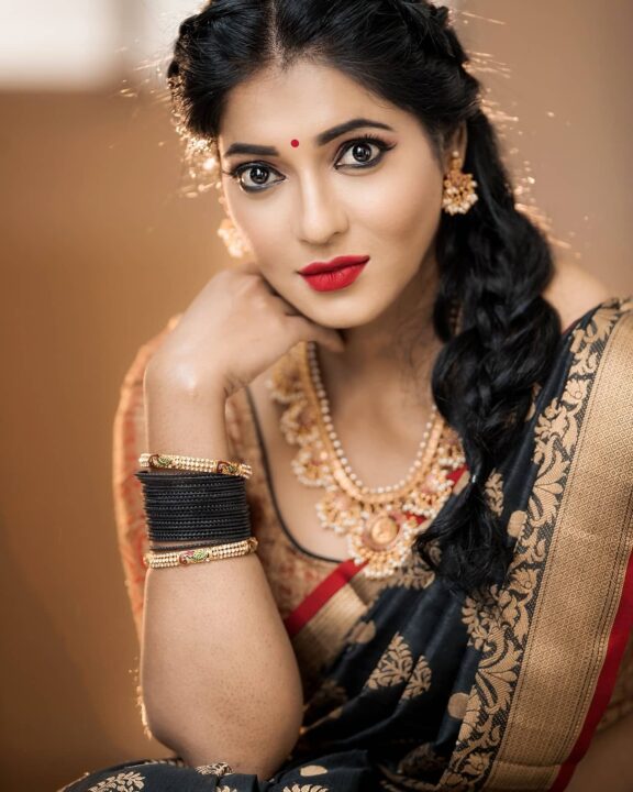 Reshma Pasupuleti in wedding saree photos