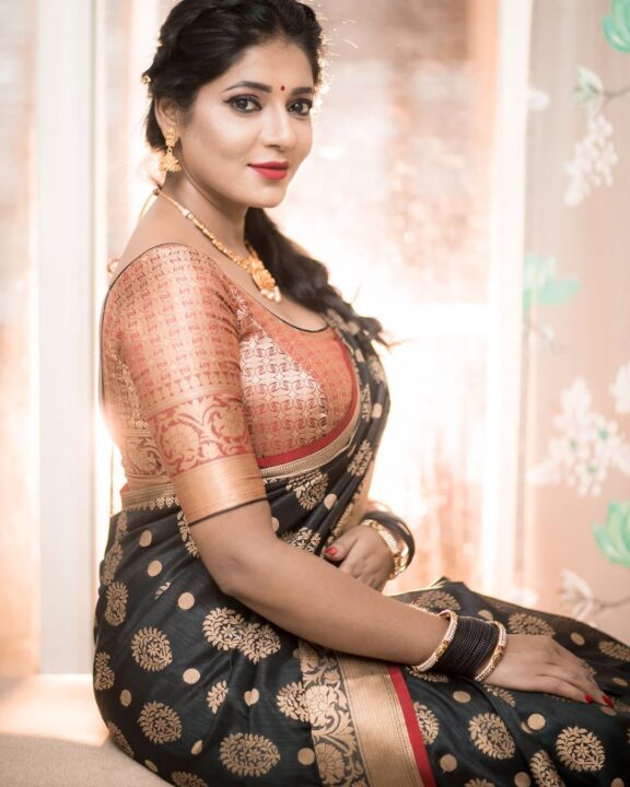 Reshma Pasupuleti in wedding saree photos