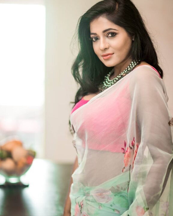 Reshma Pasupuleti stills in organza sarees