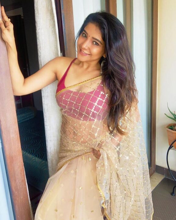 Sakshi Agarwal hot navel stills ethnic saree