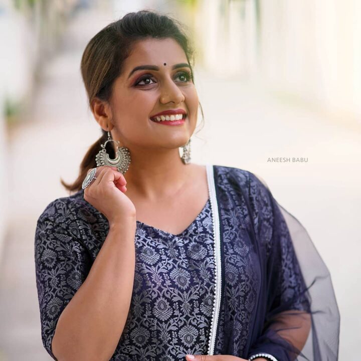 Malayalam actress Sarayu Mohan latest photos