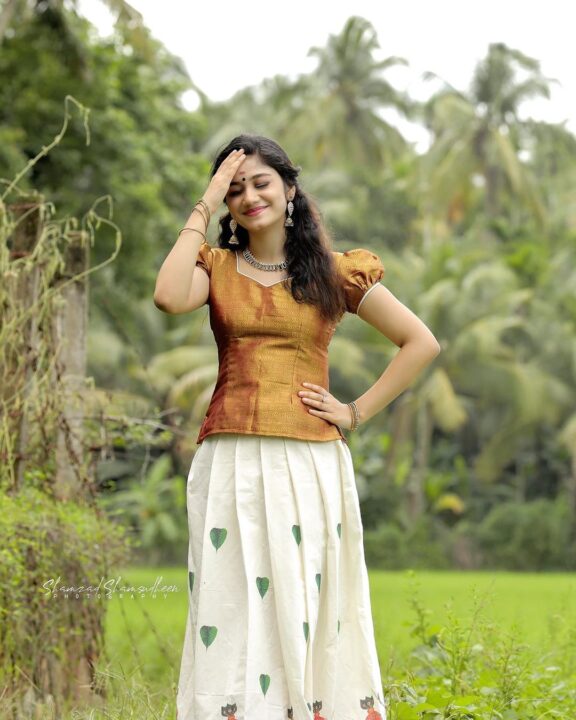 Kerala actress Jasnya Jayadeesh photos