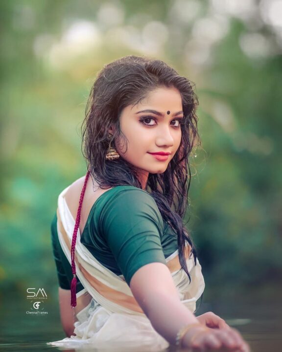 Kerala actress Jasnya Jayadeesh photos