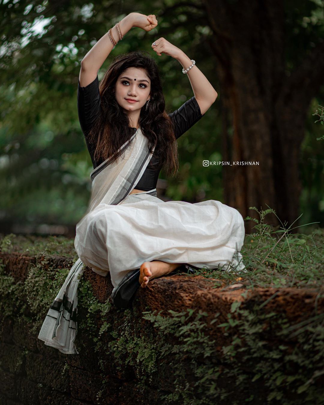 Kerala Beautiful Actress Jasnya Jayadeesh Photos Gallery 3