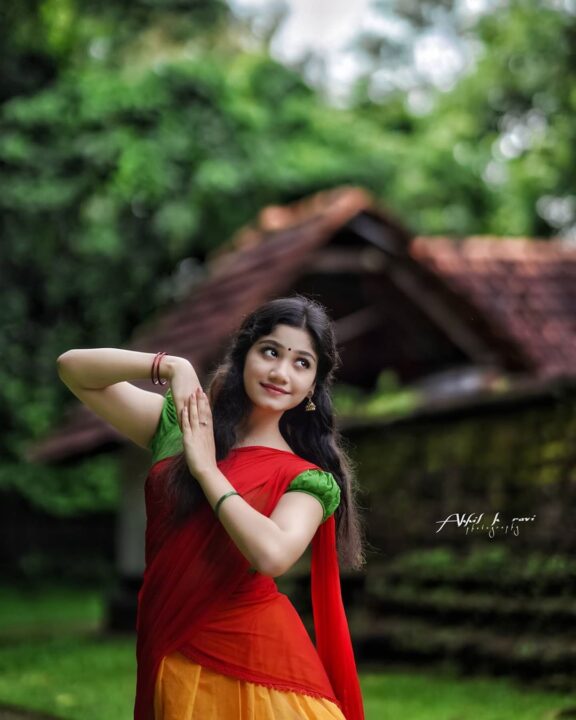 beautiful actress Jasnya Jayadeesh photos