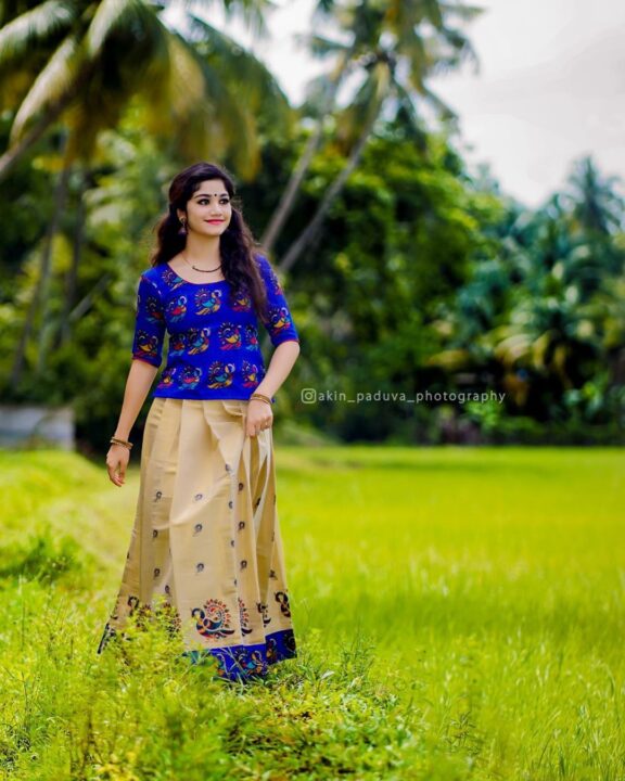 Malayalam actress Jasnya Jayadeesh photos