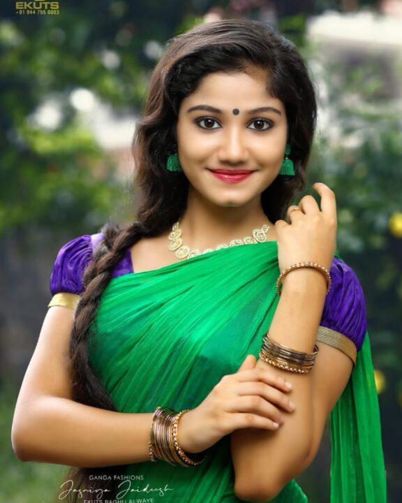 Malayalam actress Jasnya Jayadeesh photos