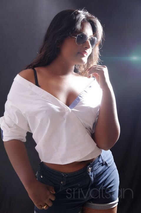 Pooja Ramakrishnan sizzling hot photoshoot stills