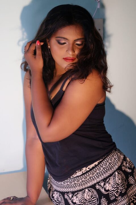 Pooja Ramakrishnan sizzling hot photoshoot stills