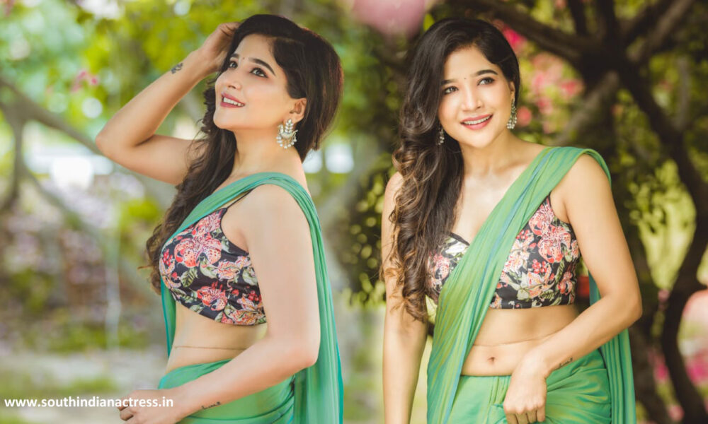 Sakshi Agarwal shines like a peacock in a Green saree