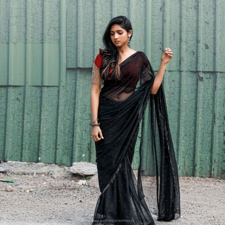 Tollywood actress Sasitha Kona hot stills in saree