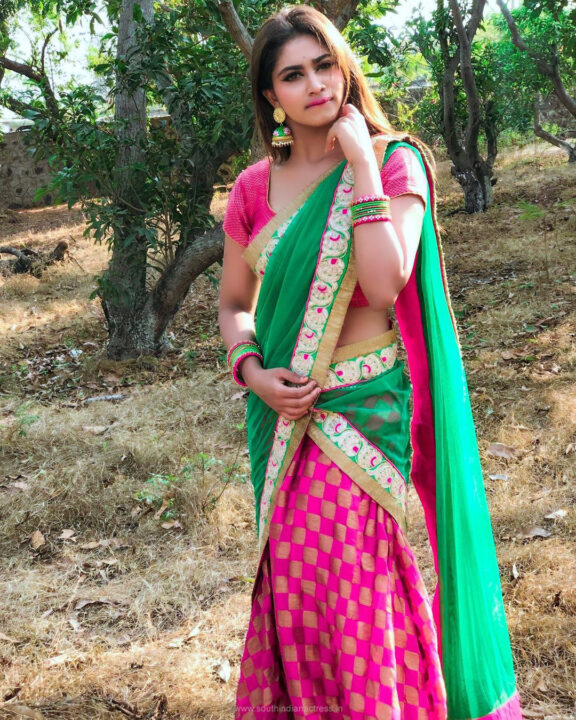 Shivani Narayanan beautiful saree stills