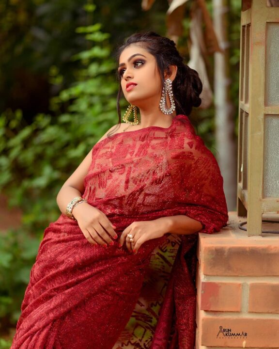 Kannada model Sonu Surabhi beautiful stills in red saree
