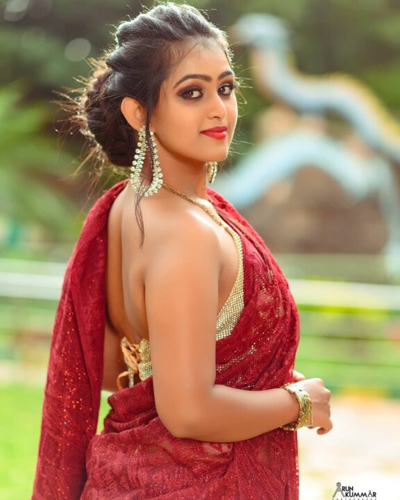 Kannada model Sonu Surabhi in red saree pics