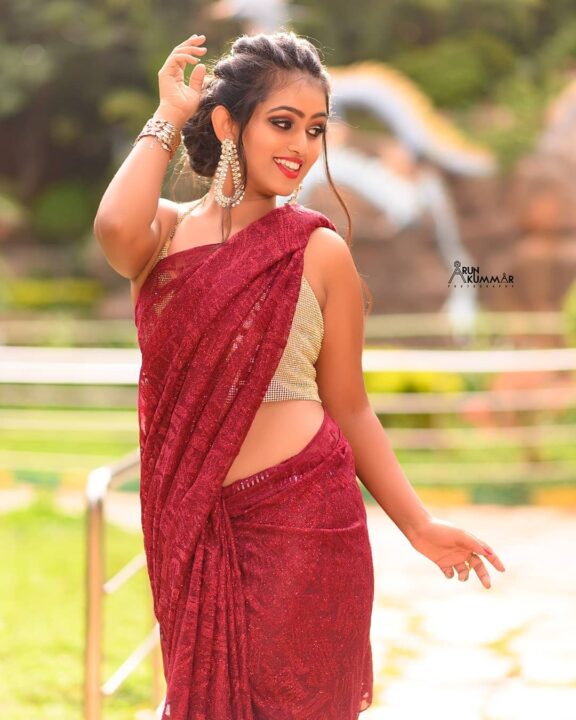 Kannada model Sonu Surabhi in red saree pics